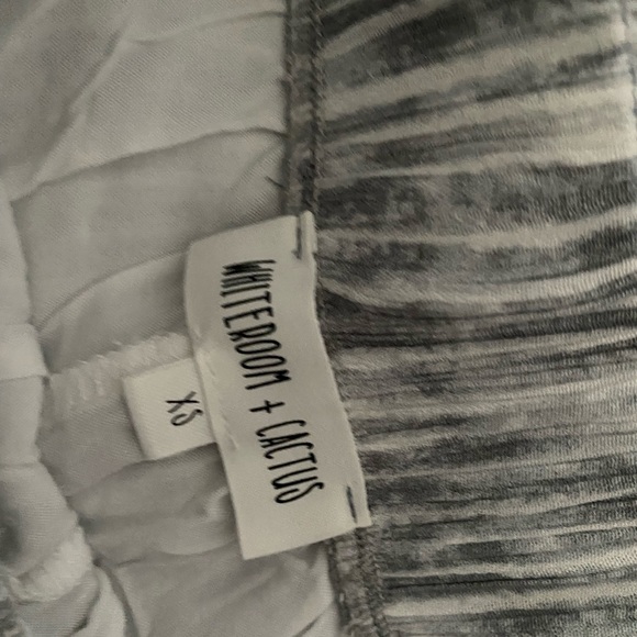 Stripped Flowy Shorts - Picture 2 of 3